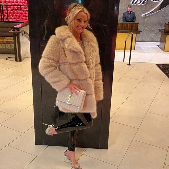 Meet your Posher, Samantha - Picture 9 of 16